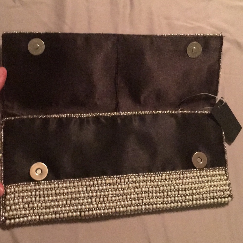 Clutch - Picture 2 of 6